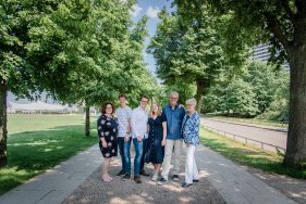 Filitz-Fotografie Familienshooting in Travemuende Familienfotos in alter Allee