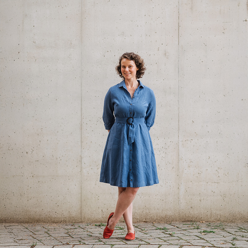 Businessportrait Nina Brach Coach im Freien fotografiert von Sonja Filitz