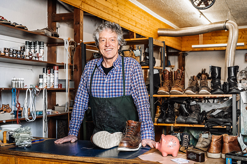 schuhmachermeister-ulrich-axler-luebeck-tresen